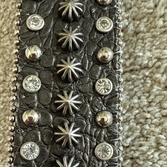 Elegant Black and Silver Studded Belt - Picture 4 of 4